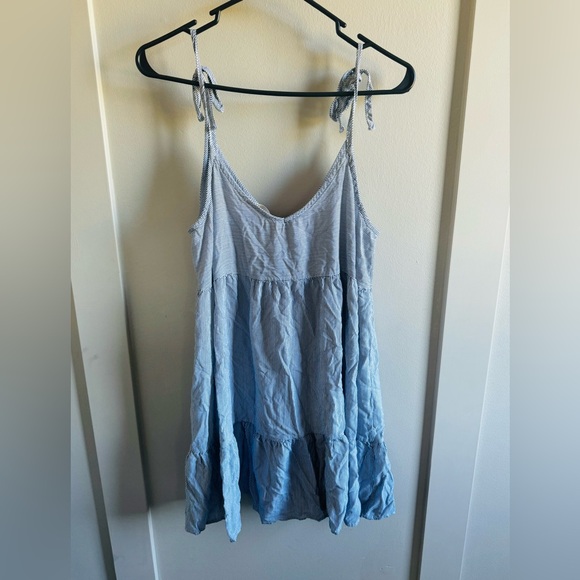 Wanderlux Sz Med Woman’s Blue Stripped Flowy Summer Dress W/ Adjustable Straps - Picture 2 of 5